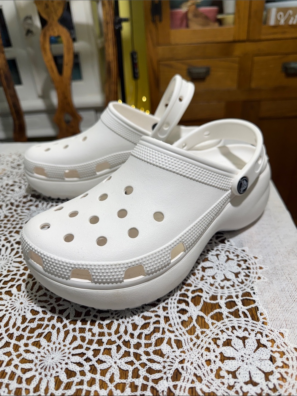 CROCS Classic Clog in White like new!